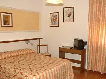 Отель Vignola 2*